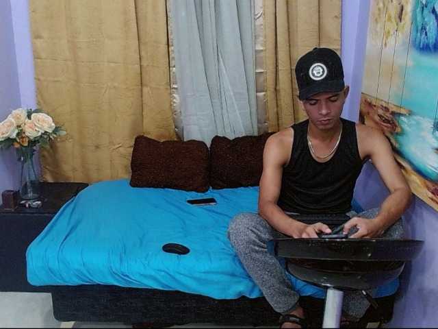 bitchdestroy live cam on BongaCams