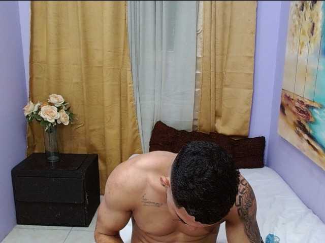 bitchdestroy live cam on BongaCams
