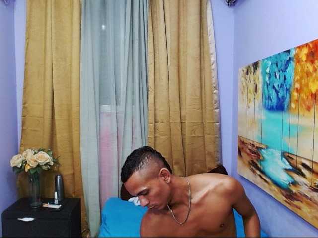 Bitchdestroy live cam