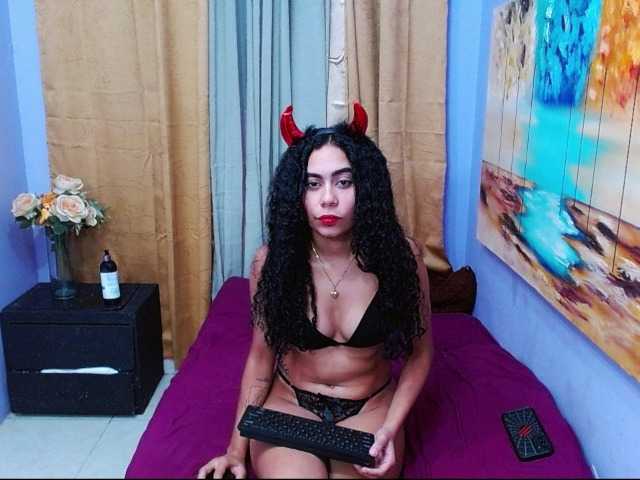 bitchdestroy live cam on BongaCams