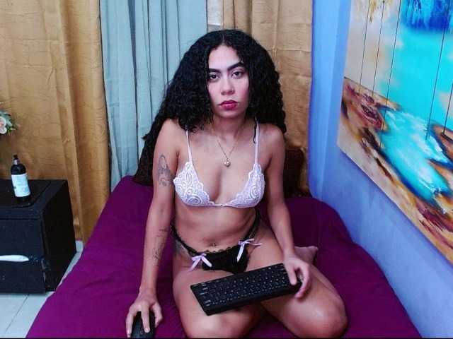 bitchdestroy live cam on BongaCams