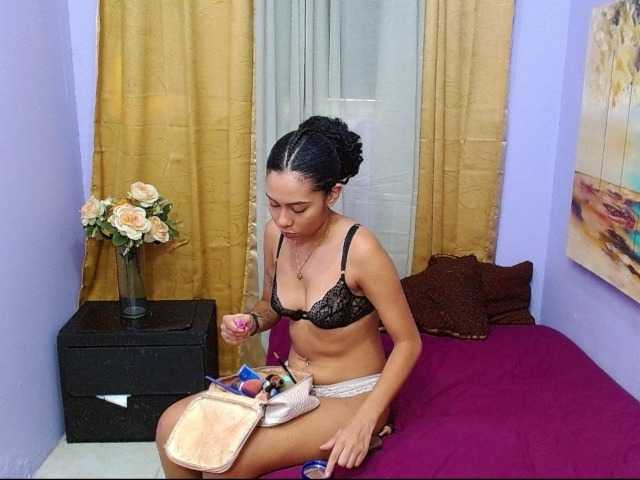 bitchdestroy live cam on BongaCams