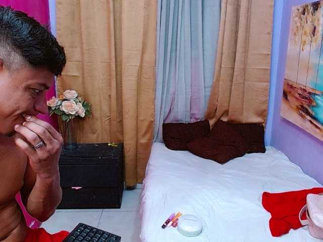 bitchdestroy live cam on BongaCams