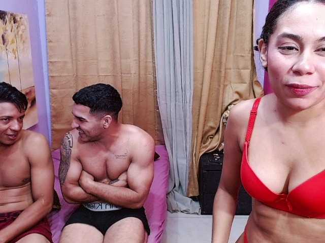 bitchdestroy live cam on BongaCams