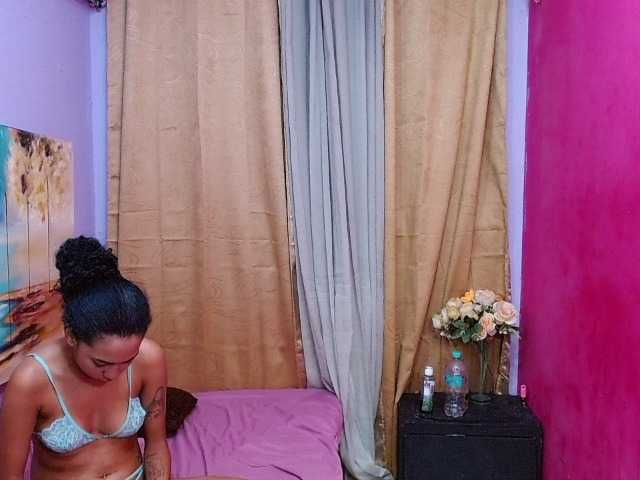 bitchdestroy live cam on BongaCams