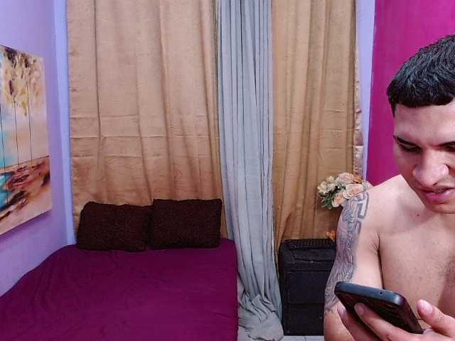 bitchdestroy live cam on UnifiedCams