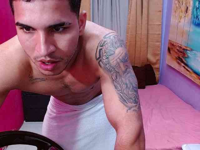 bitchdestroy webcam