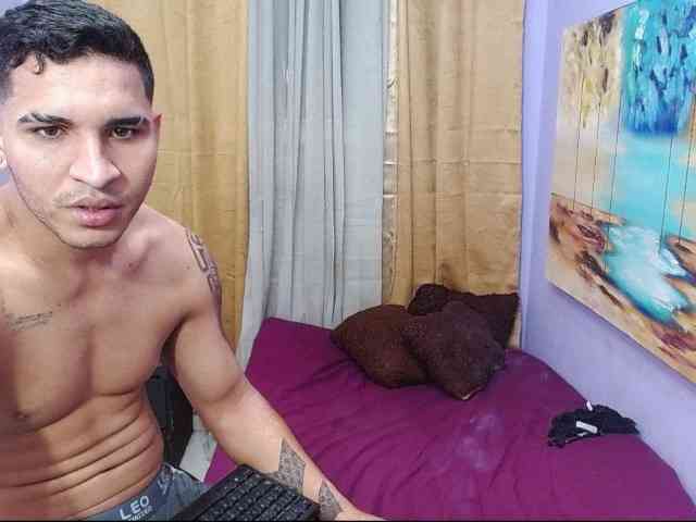 bitchdestroy webcam