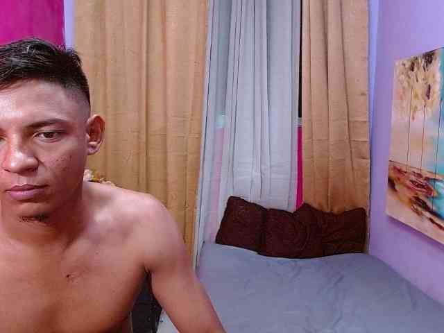 bitchdestroy webcam