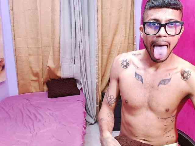 bitchdestroy webcam