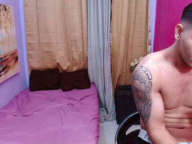 bitchdestroy webcam