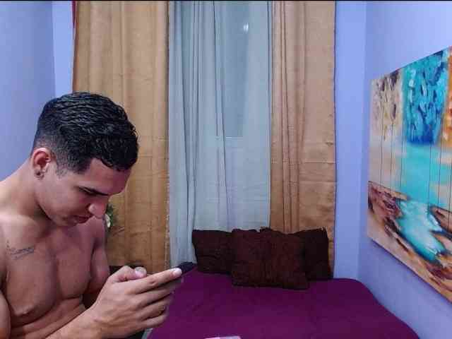 bitchdestroy webcam