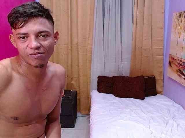 bitchdestroy webcam
