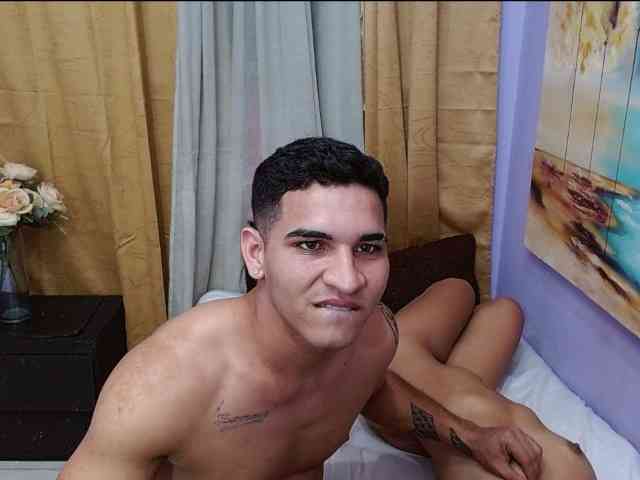 bitchdestroy webcam