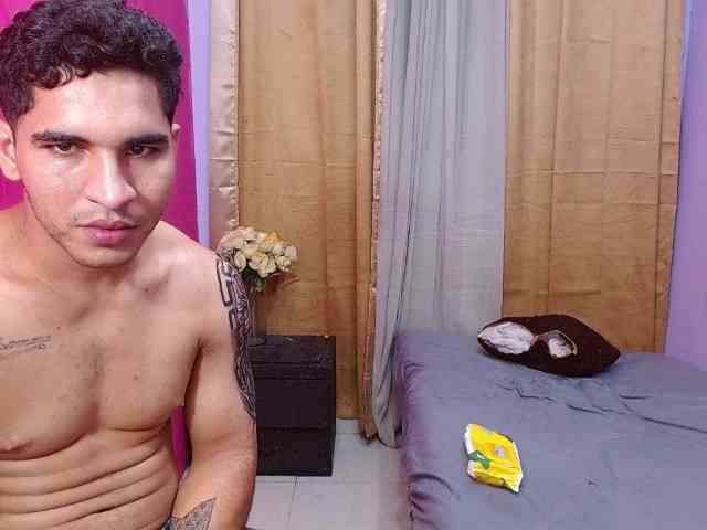 bitchdestroy webcam