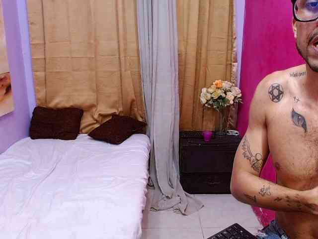 bitchdestroy webcam