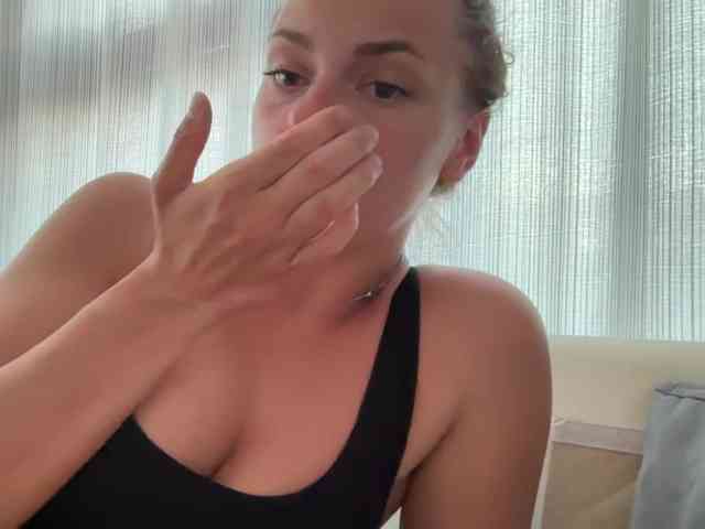 YogaWow webcam