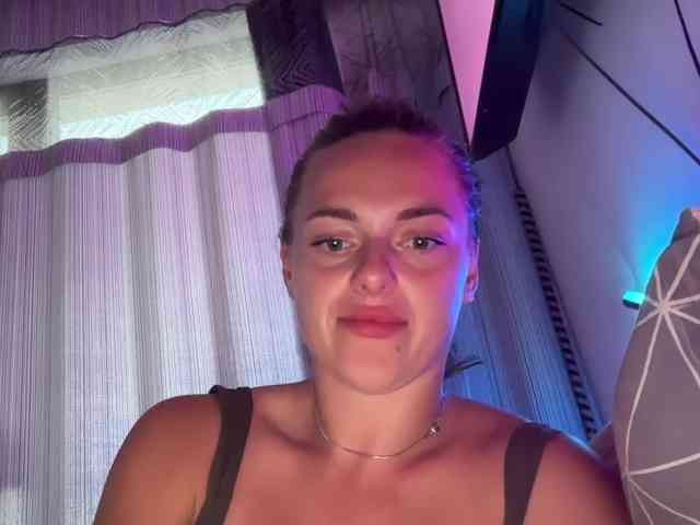 YogaWow webcam