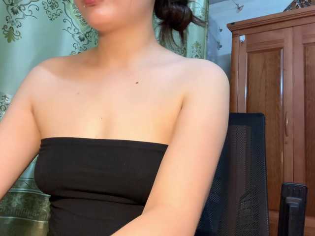Ling-Jii live cam on UnifiedCams