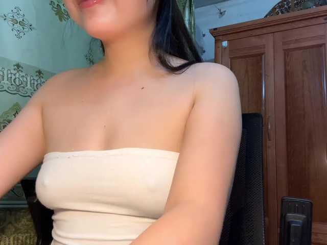 Ling-Jii live cam on UnifiedCams