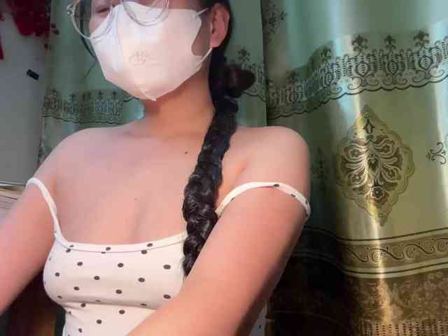 Ling-Jii Live Webcam on BongaCams