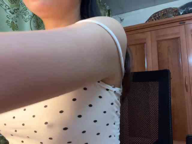 Ling-Jii Live Webcam on BongaCams