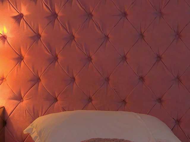 SarahVellmont live cam on BongaCams
