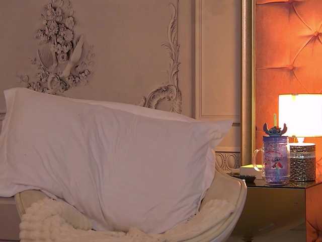 SarahVellmont live webcam show