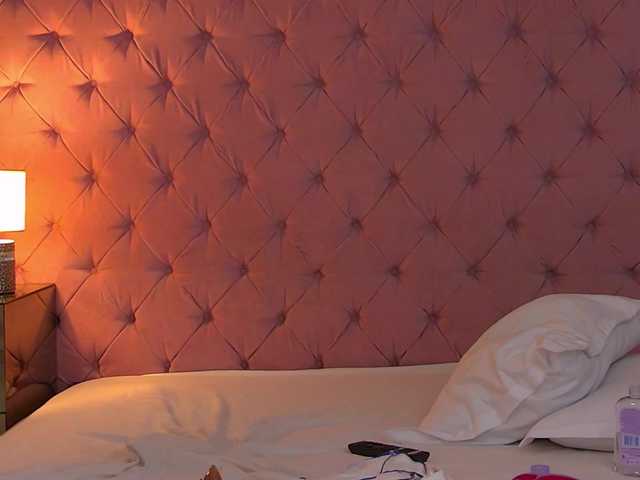 SarahVellmont live webcam show