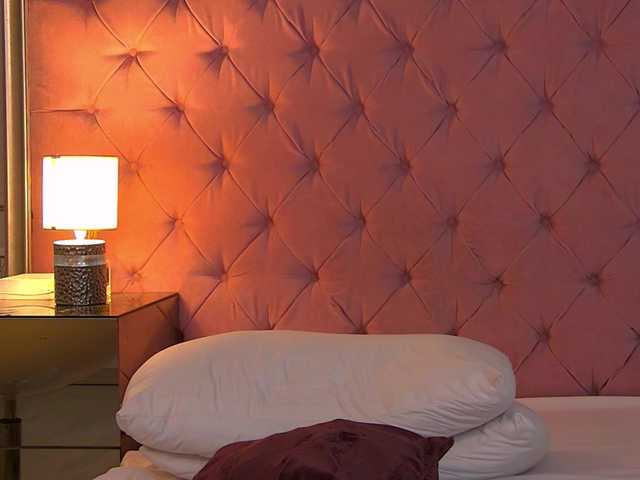 SarahVellmont live cam on BongaCams
