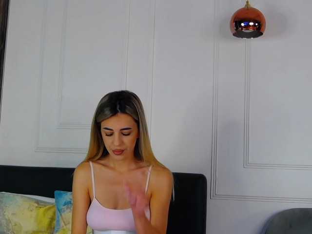 IvyLustt live webcam show