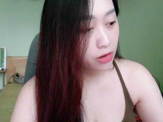 Amy-Yong — live female cam