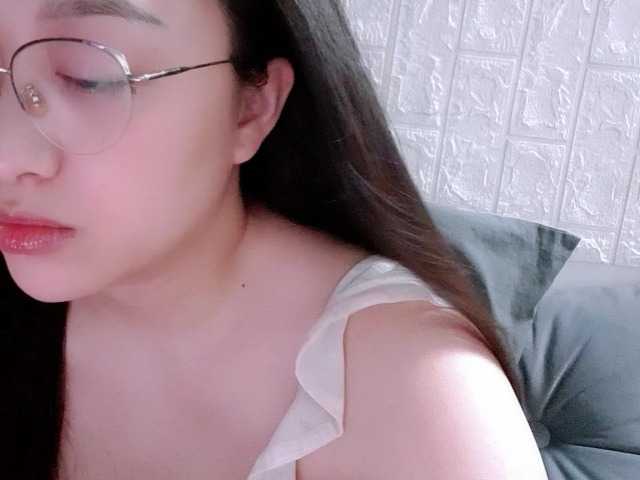 Amy-Yong live cam on BongaCams