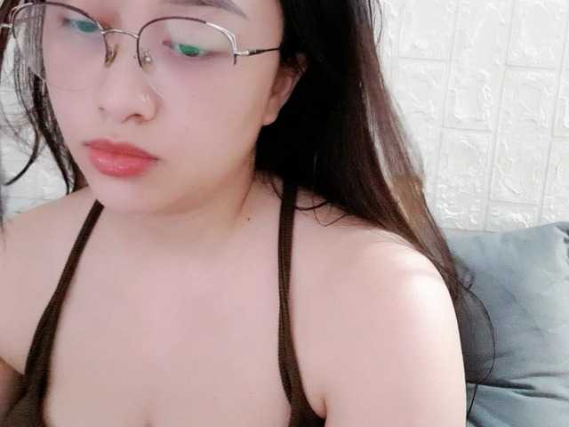 Amy-Yong live cam on BongaCams