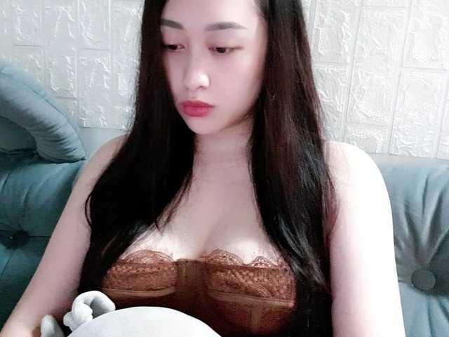 Amy-Yong live cam on BongaCams