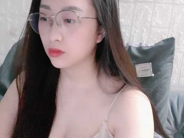 Amy-Yong live cam on BongaCams