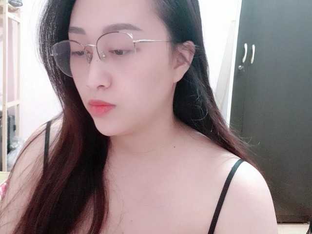Amy-Yong live cam on BongaCams