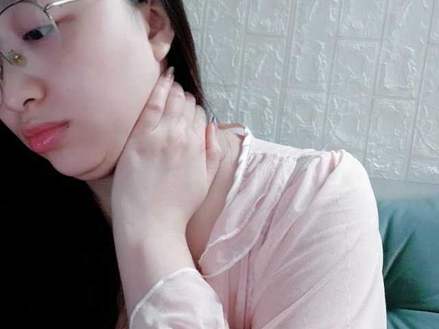 Amy-Yong live cam on BongaCams