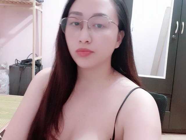 Amy-Yong live cam on BongaCams