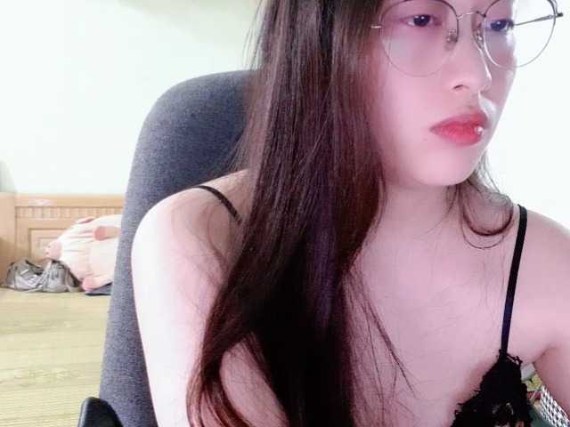 Amy-Yong webcam bongacams model stream image
