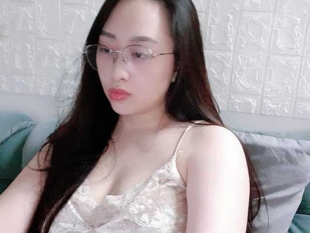 Amy-Yong live cam on BongaCams