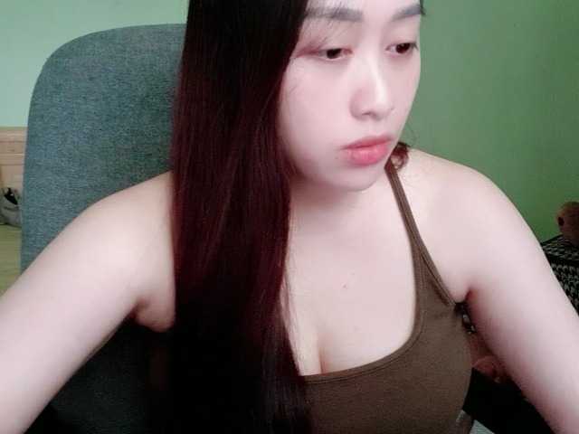 Amy-Yong — live female cam