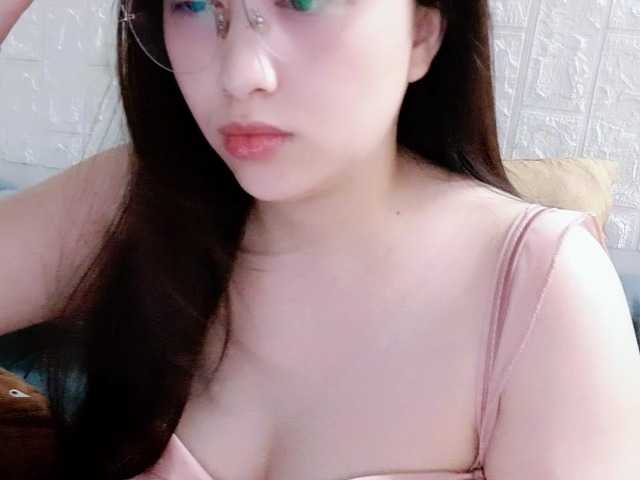 Amy-Yong live cam on BongaCams