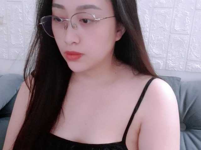 Amy-Yong live cam on BongaCams