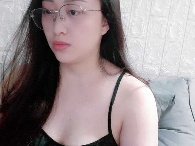 Amy-Yong live cam preview