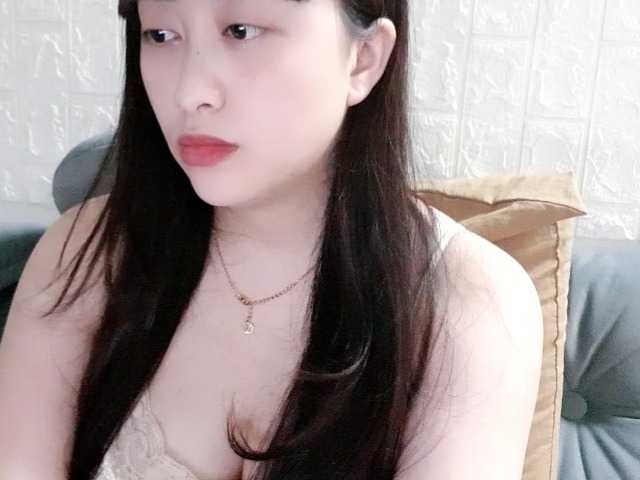 Amy-Yong live cam on BongaCams