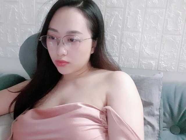 Amy-Yong live cam on BongaCams