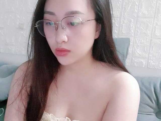 Amy-Yong live cam on BongaCams