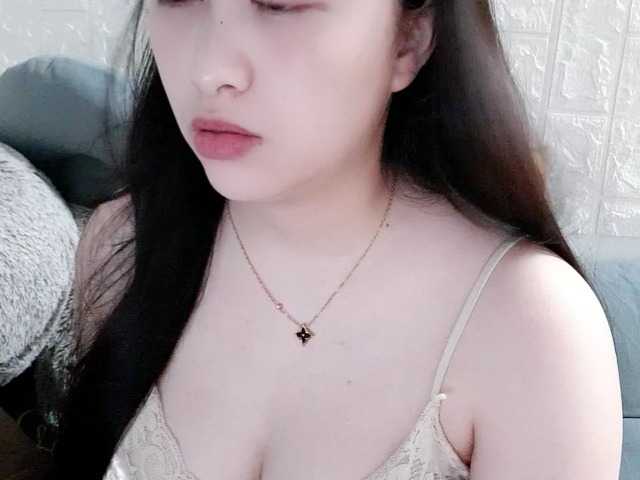 Amy-Yong live cam on BongaCams