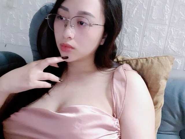 Amy-Yong live cam on BongaCams